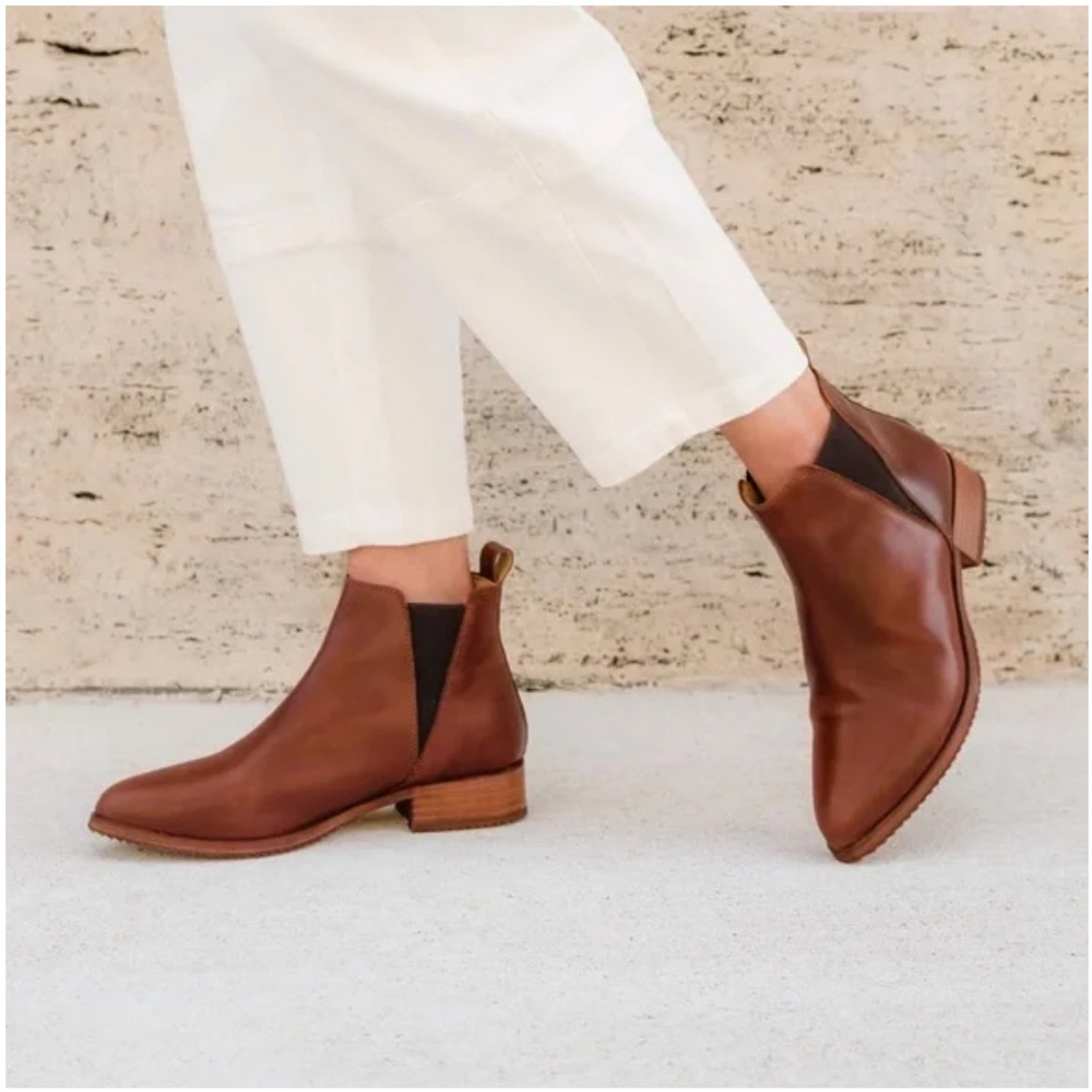 Nisolo Eva Everyday Chelsea Boot in Auburn Leather Size 8.5 - Picture 2 of 11